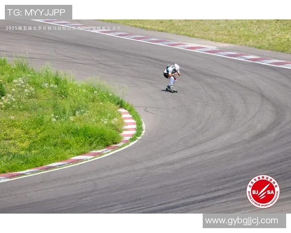 重庆滑板队在城市马拉松中的精彩表现与状态分析