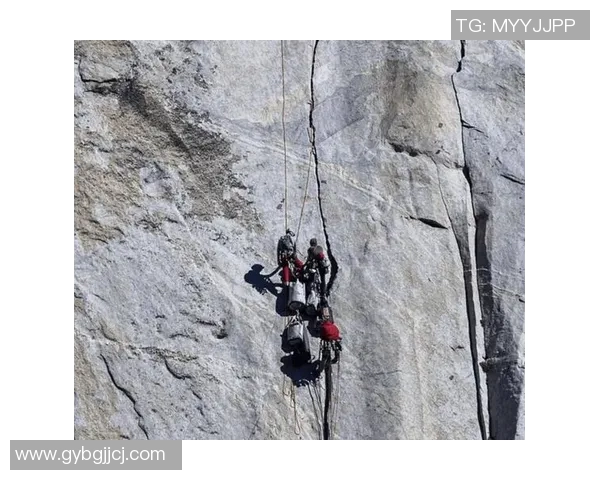 南京攀岩队灵活性引发热议攀岩爱好者的不同声音与观点碰撞